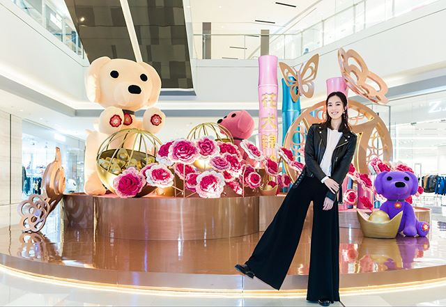 Pink rose CNY mall installation